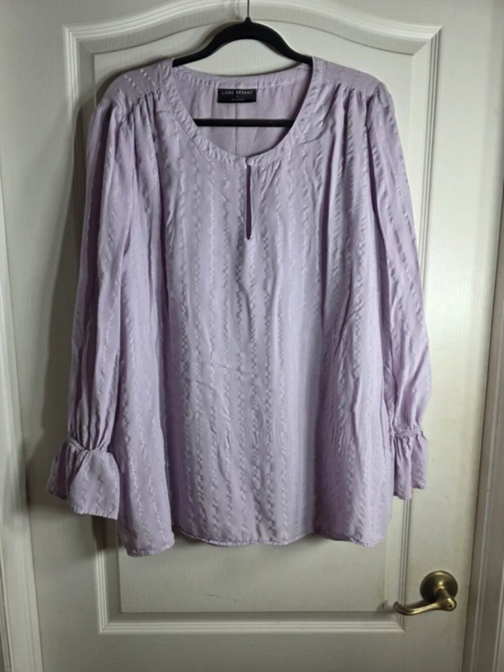 Lane Bryant flowing light purple blouse with silver stripes long sleeve Ruffled